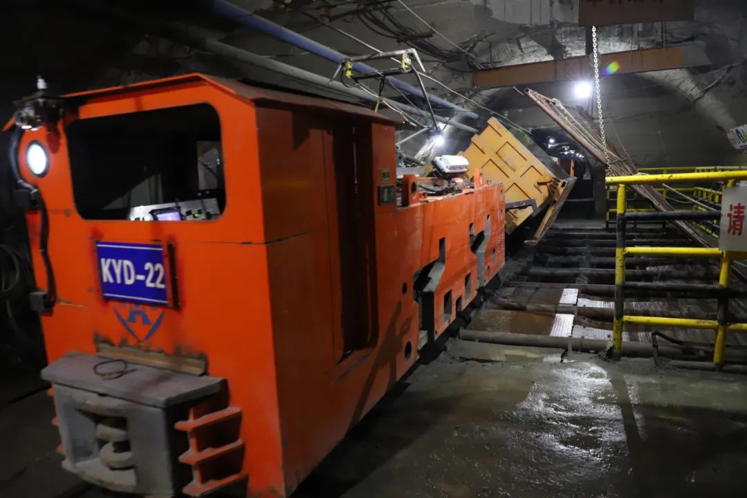 多項國內(nèi)首創(chuàng)電機車無人駕駛技術(shù)應(yīng)用金川集團井下